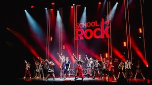 Calle Corrientes vibra con el estreno de School of Rock