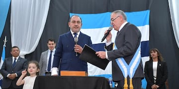 El gobernador Jaldo toma juramento al intendente  Jorge Leal.