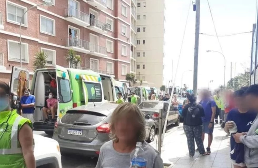 Mar del Plata: evacuan un edificio por un incendio y asisten por inhalación de humo a más de 30 personas