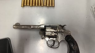 El arma secuestrada al momento del robo.