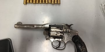 El arma secuestrada al momento del robo.
