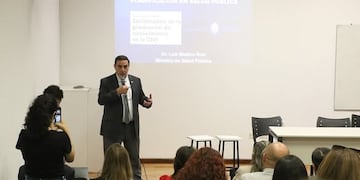 En las Segundas Jornadas de Socialización de la Producción de Conocimiento, se destacó la articulación entre universidad, gobierno y organizaciones sociales para abordar los desafíos sanitarios de Tucumán.