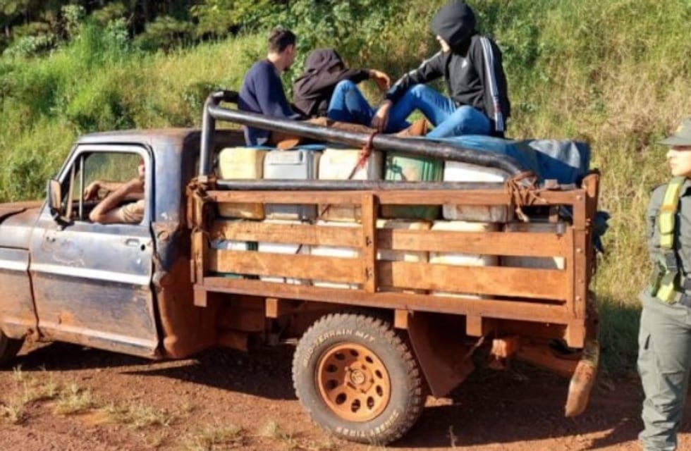 Secuestran contrabando de combustible en Colonia Delicia