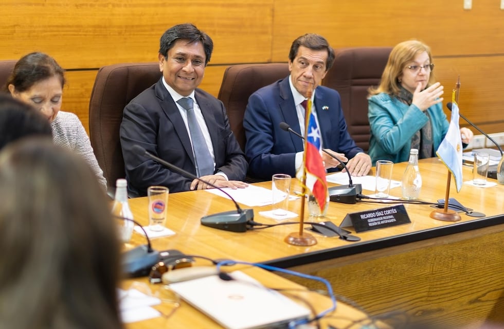 Además del Corredor Bioceánico, en Chile interesa una conexión aérea Antofagasta - Jujuy