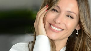 Pampita subió la temperatura en Instagram con un vestido muy diminuto ultra hot.