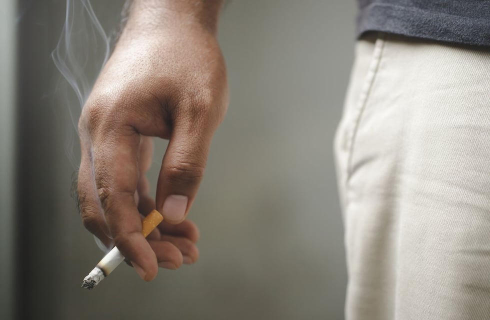 El estudio que todas las personas que fuman o fumaron deberían hacerse: “Puede salvarte la vida”