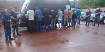 Contrabando en Puerto Piray: hay nueve detenidos y elementos incautados.