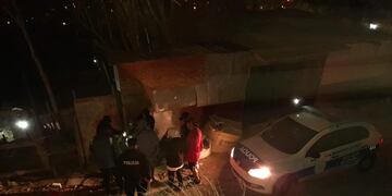 Una nena de 12 años, llamó para pedir ayuda a la policía: detuvieron a su papá cuando intentó irse con drogas en una conservadora.