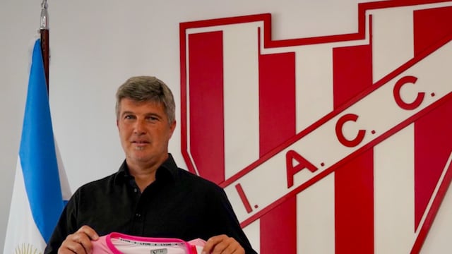 Federico Bessone, con la camiseta de Instituto lista para el refuerzo que se viene. Serían al menos dos más.
