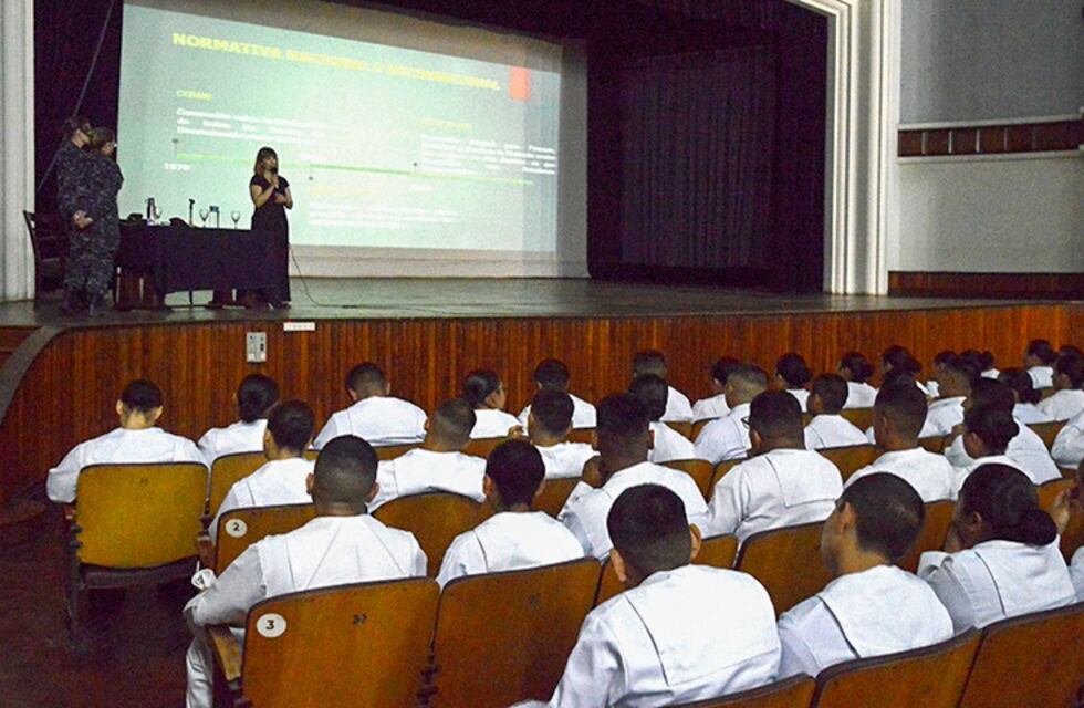 Aspirantes de la ESSA participaron de charlas de sensibilización en género