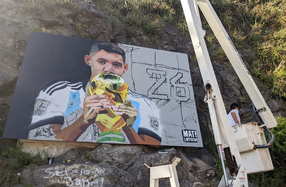 Nahuel Molina, el campeón del mundo con la Selección, tiene su mural en Embalse