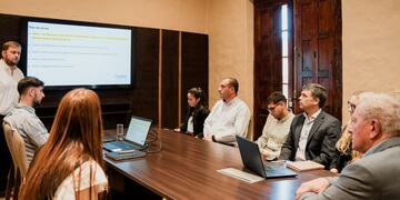 Reunión crucial para fortalecer la gestión de los recursos hídricos de la provincia.