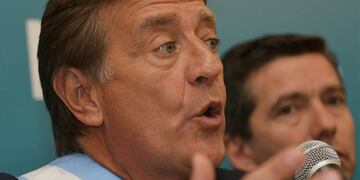 el gobernador Rodolfo Suárez en su discurso ante la Asamblea Legislativa. Foto: Orlando Pelichotti / Los Andes