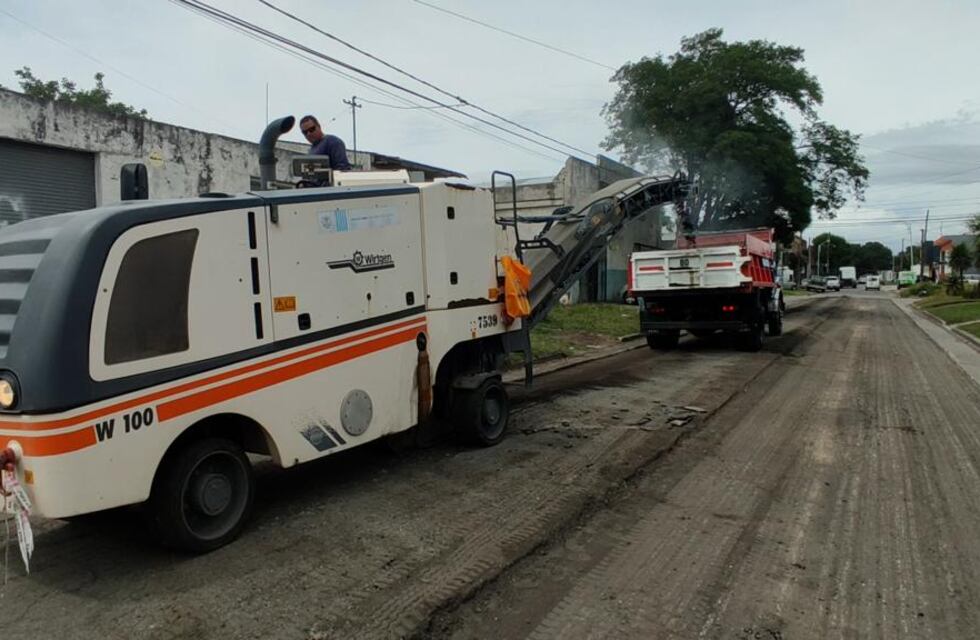 El Municipio realiza tareas de mantenimiento y arreglo de calles en Bernardino Rivadavia