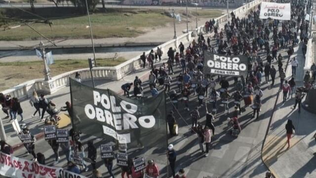 La marcha del Polo Obrero comenzó en puente Centenario.