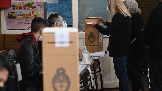 Elecciones Generales legislativas 2021 en la República Argentina.
Mesa de la escuela Victorino Montes de Godoy Cruz.
Foto José Gutierrez