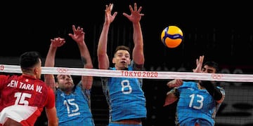 La Selección argentina de vóley masculina derrotó a Túnez, por la cuarta fecha de la fase de grupos en los Juegos Olímpicos Tokio 2020. (AP)