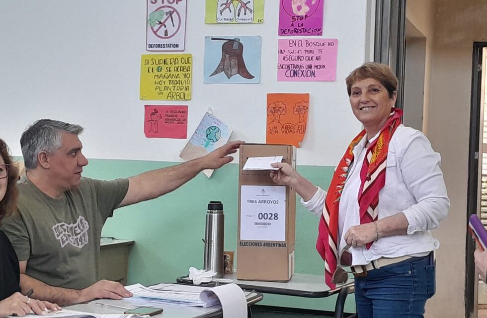 Elecciones 2023 en Tres Arroyos: Votó Claudia Cittadino