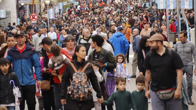 Miles de personas participaron del tradicional desfile