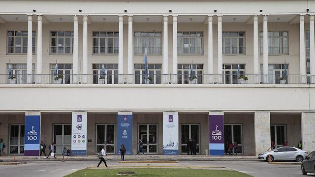 Pabellón Argentina, ciudad universitaria. (UNC)