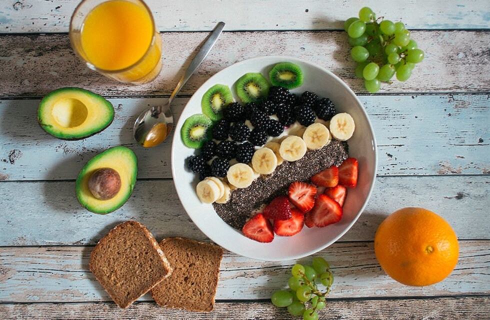 Los mejores snacks saludables dulces y salados para picar entre comidas