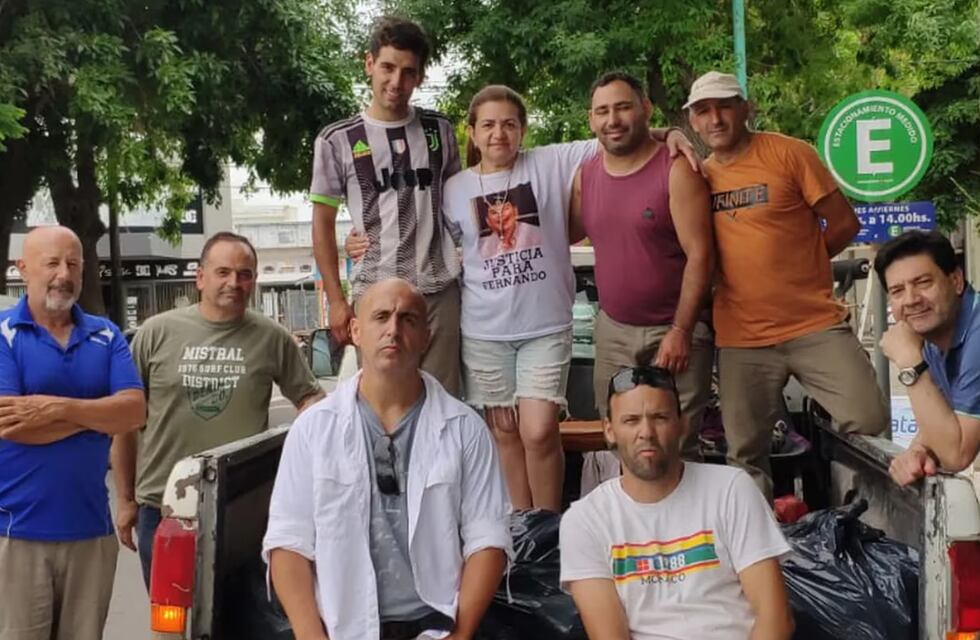 Los padres de Fernando Báez Sosa repartieron donaciones a la espera de los alegatos