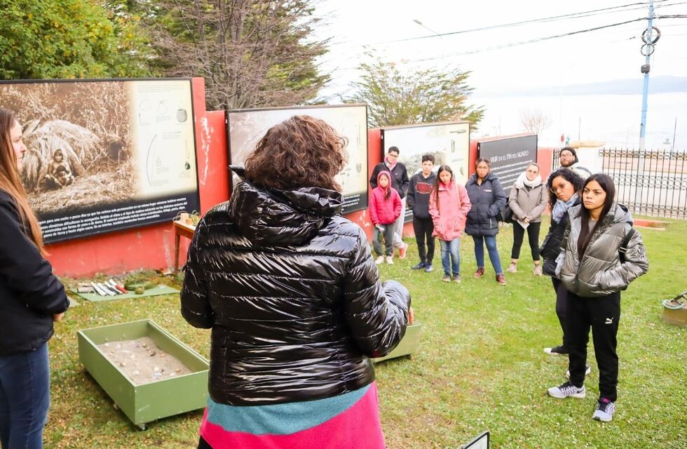 Ushuaia: este jueves se inaugurará la muestra “Caminata por Malvinas, naturalmente argentinas y fueguinas”