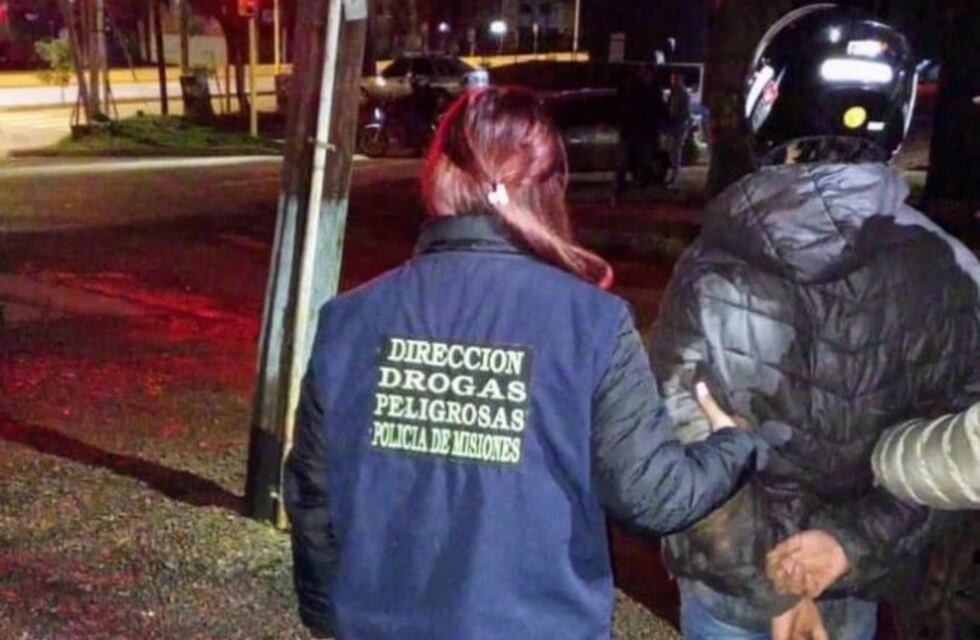 Detienen a un dealer en Posadas: tenía en su poder cogollos de marihuana