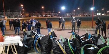 Entrega de elementos deportivos a los clubes del Distrito