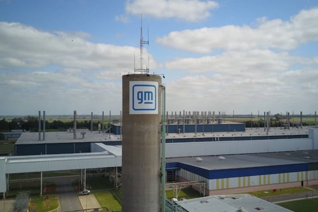 General Motors suspendió la producción de la planta de Alvear debido a problemas con el pago a proveedores internacionales.