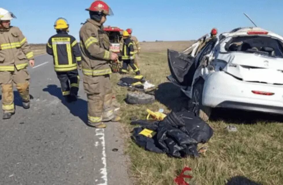 Un fatal accidente en la ruta, al volcar su auto de regreso de Pinamar, terminó con dos jóvenes muertas