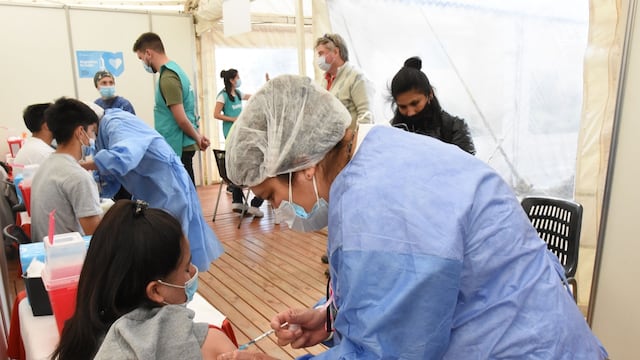 Comenzó la vacunación a adolescentes con Pfizer en Rafaela
