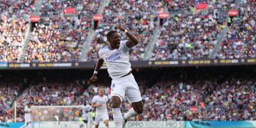 David Alaba, sorprendió al Barcelona en el clásico de España.