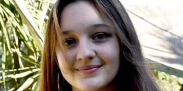 Se trata de una joven estudiante de 16 años y a pesar de su corta edad ya fue convocada por el prestigioso periódico de los Estados Unidos, pero necesita ayuda para poder viajar.