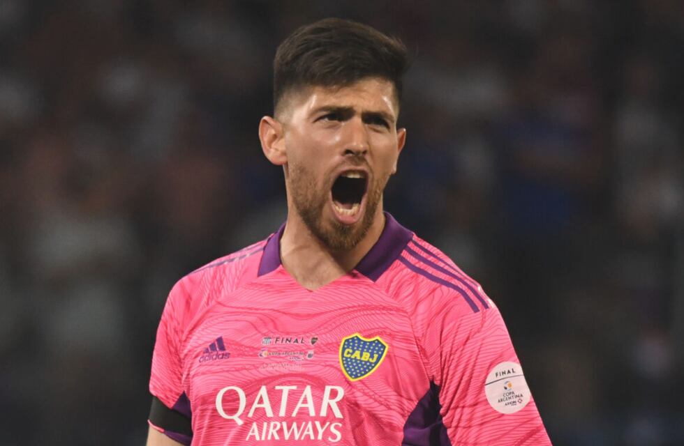 ¿Se va o se queda? El entorno de Agustín Rossi desmiente que haya acuerdo para quedarse en Boca