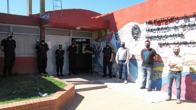 Autoridades policiales ya custodia la Escuela 14