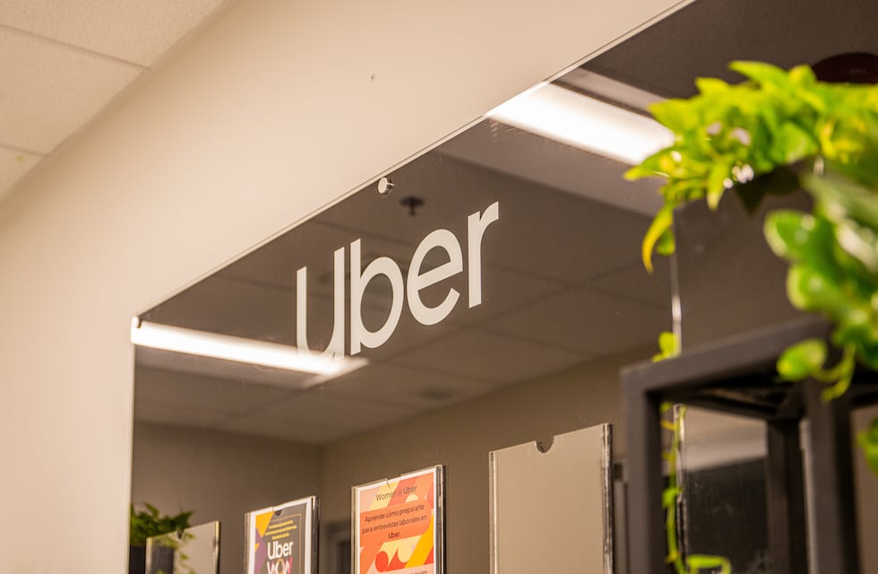 Paraná habilita el registro obligatorio de choferes de aplicaciones digitales de transporte