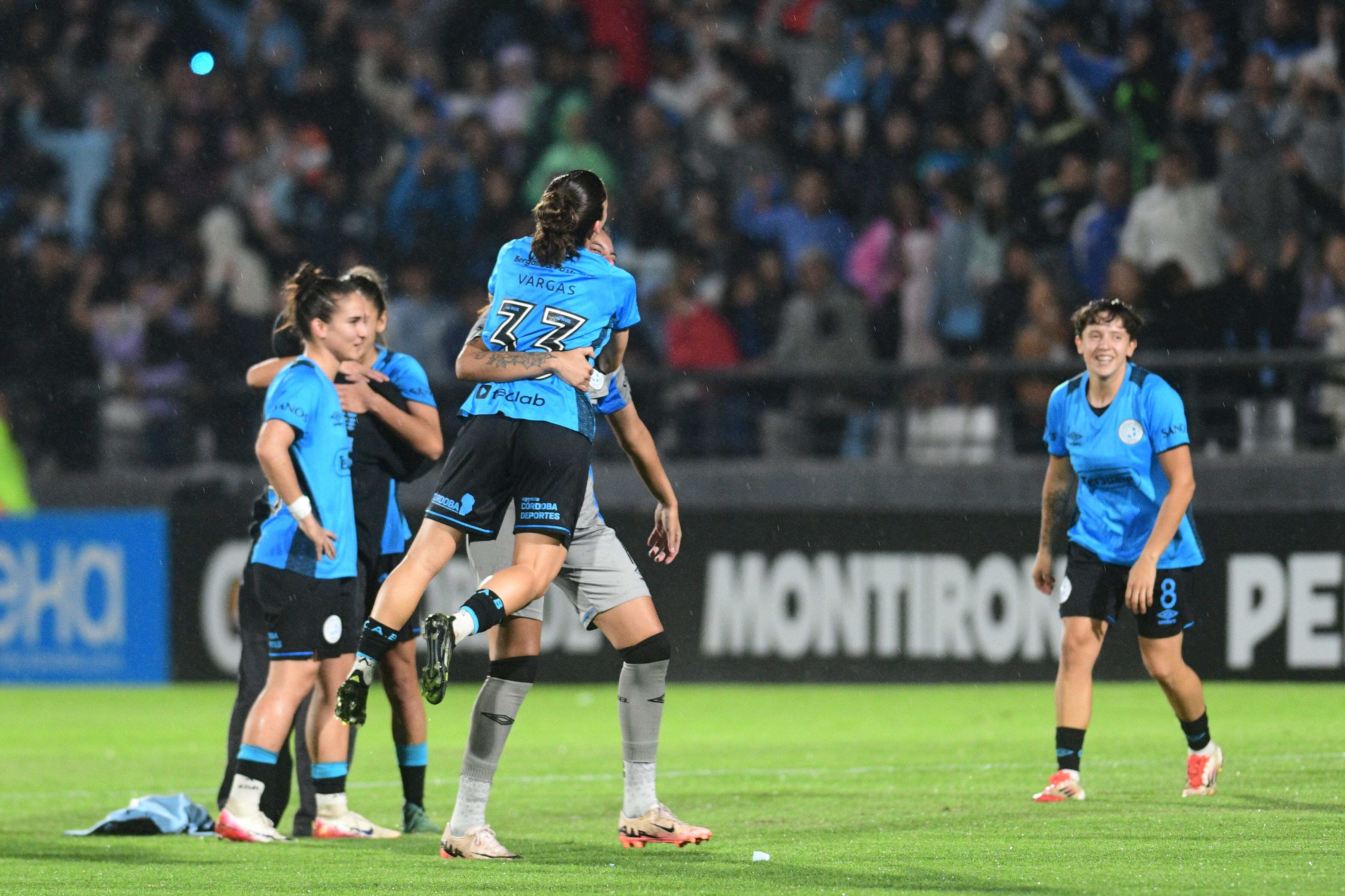 Belgrano venció 2-0 a Racing en Alberdi y se consagró campeón de AFA en Primera División. (Ramiro Pereyra / La Voz)
