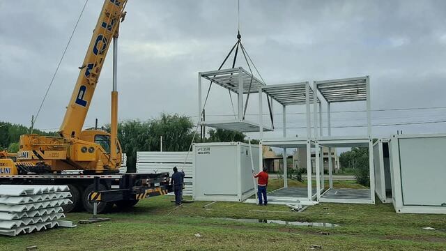 Continúan las obras de ensamble del Micro Hospital Covid 19 en Tunuyán.