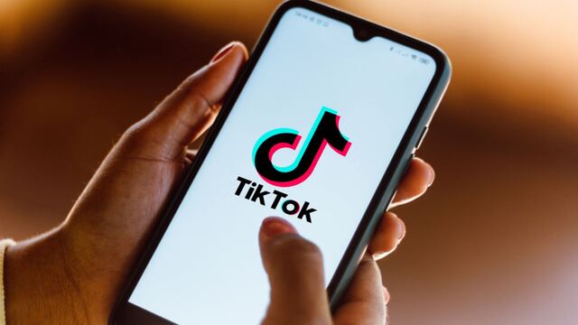 Cómo usar el filtro viral de TikTok de la cara llorando.