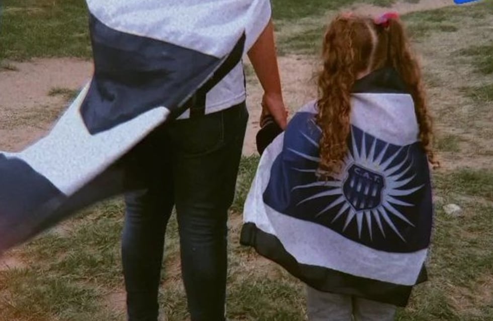 Intolerancia en Córdoba: en ataque a colectivo de Talleres, hinchas de Belgrano hirieron a una niña