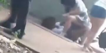 Nuevamente, otro hecho de violencia fuera de un establecimiento escolar preocupa a la ciudad.