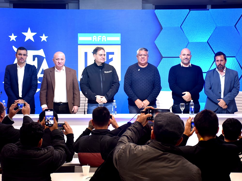 Claudio Tapia anunció la primera prueba para el regreso del público visitante.