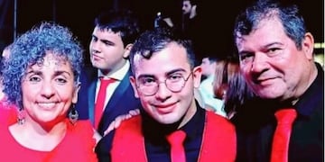 Marcela Acuña, César Sena y Emerenciano Sena. Foto: Clarín