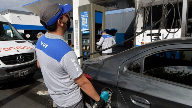Las subas estipuladas para mayo alcanzan también al GNC, un producto que suele traccionar a los servicios de transporte, y por lo tanto, a los precios en general.