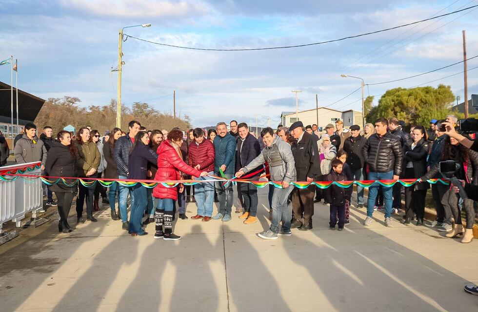 Tolhuin: se inauguró la pavimentación de Avenida ”Los ñires”