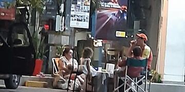 Junto a su familia celebró navidad en el trabajo