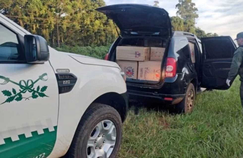 Golpe al contrabando en Puerto Piray: incautan cigarrillos y placas de aislamiento extranjeras