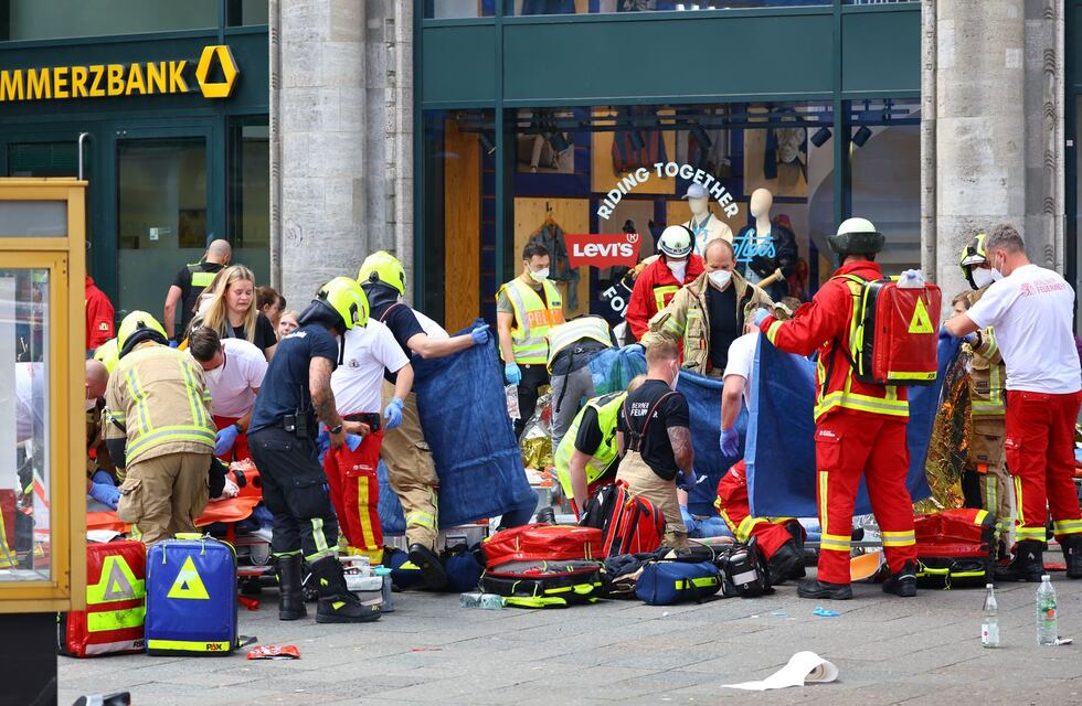 Un auto atropelló a una multitud en Berlín: hay al menos un muerto y ocho heridos