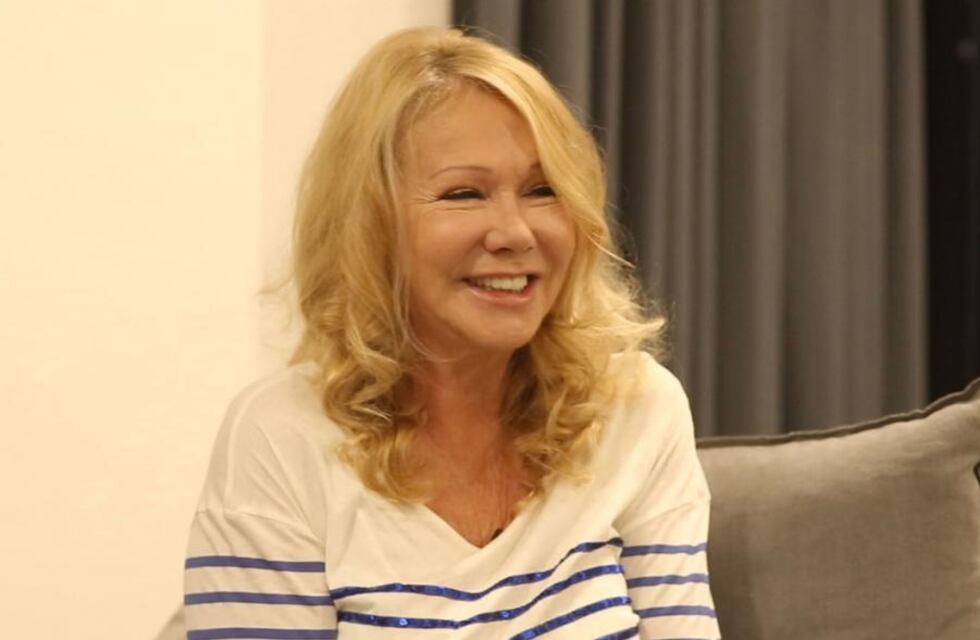 Percance en vivo: Soledad Silveyra bailaba en “Intrusos” y se le vio la bombacha